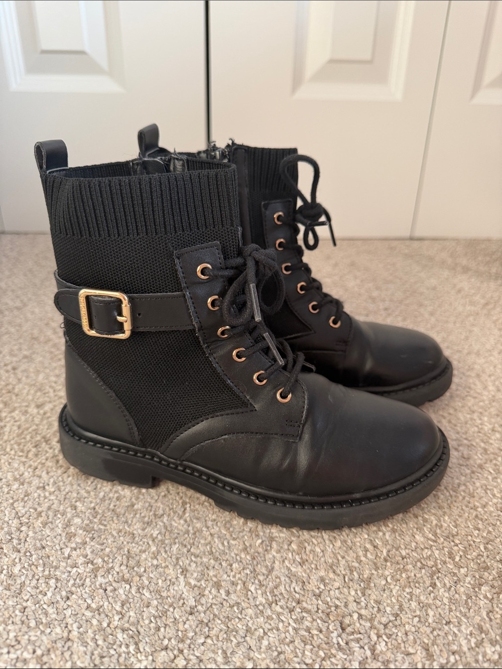 Steve Madden Black Lace-Up Knit Combat Boots with Gold Buckle size 1Y